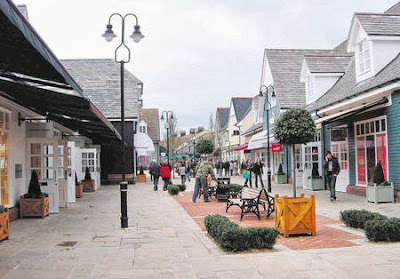 Ψώνια σε φθηνά Outlet Village